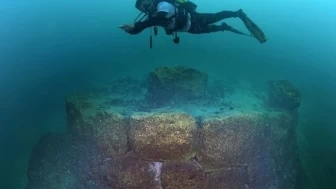 Van Gölü’nün Derinliklerinde Antik Yapılar Ortaya Çıktı