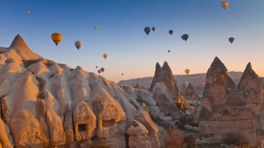 Kapadokya’da Betonlaşma ve Aşırı Turizm Bölgeyi Tehdit Ediyor