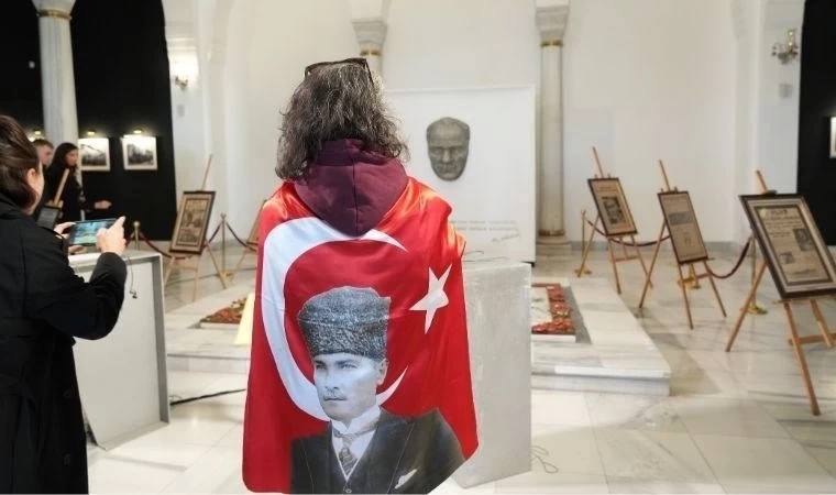 Atatürk'ü Anma Sergisi'ne Yoğun İlgi