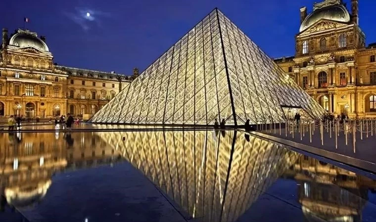 Louvre Müzesi Büyük Bir Yenileme Sürecine Giriyor